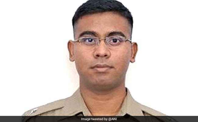IPS_Association's tweet photo. IPS Surendra Kumar Das, posted with @Uppolice as SP Kanpur, was just 30!

We are deeply saddened by his tragic demise. A bright and affectionate officer, he shall be missed by all of us.

We join the family in their prayers in this hour of grief. 

ॐ शांति। https://t.co/N3gbxMPARz
