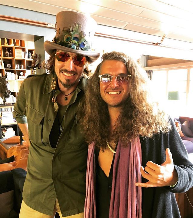 All the way from #Nashville #Tennesse <a href="/wardonsteel/">Ward Williams</a> to share amazing music vibes in our #lounge bar. Music has no boundaries with our residence DJ @ewaldklassen. bit.ly/2FfLON9
#musicmatters #countrymusic #countryliving