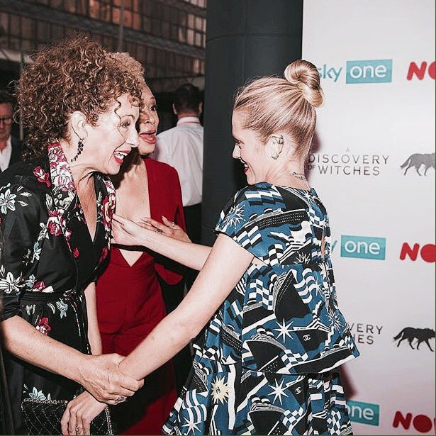 tHeY juST kEeP oN cOmInG
#ValariePettiford #AlexKingston #TeresaPalmer #APremiereOfWitches