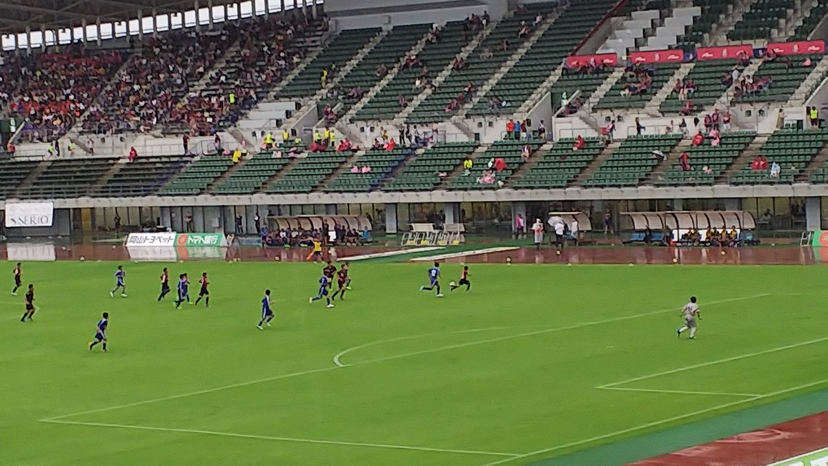けんけん ファジアーノ岡山u 13と県トレセンu 13が試合中 けんけん ファジアーノ岡山u 13と県トレセンu 13が試合中