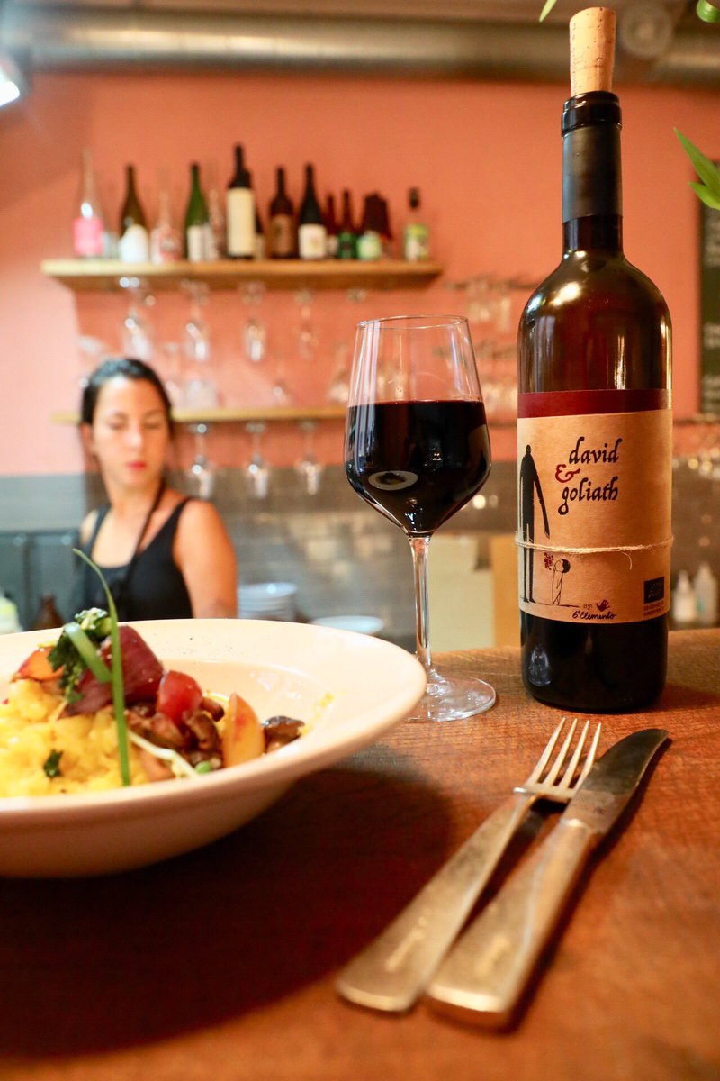 PureFoodTravel's tweet photo. I arrived in Malmö and went to restaurant Mineral: delicious plant-based food and organic wine. 
Perfect start of my foodie week in gorgeous Sweden. Read about my last visit to Malmö: https://t.co/55MVvkerKG https://t.co/1iI76QzRiS