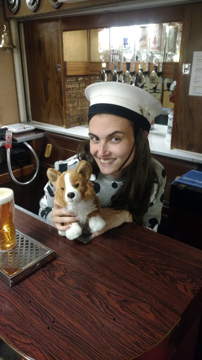 Cocobunga's tweet image. #corgiselfie @britanniayacht