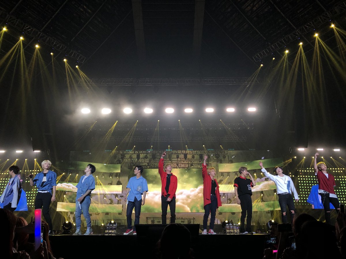 HallyuPopFest's tweet photo. It is UNBโs first visit to Singapore as a group and theyโre really excited to perform for their fans tonight! @official_UN_B #HallyuPopFest #UNB https://t.co/Ae6lk9WKeK