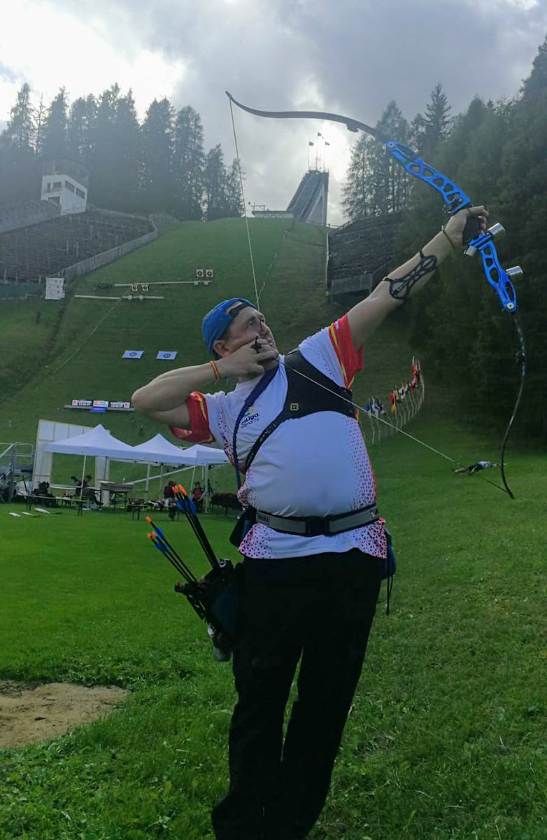 RFETA's tweet photo. Poco más de 30 minutos para que de comienzo la final de David en el Campeonato del Mundo de Campo en Cortina d'Ampezzo.
David García vs Jonsson 🇸🇪
¡MUCHA SUERTE CRACK!
La podéis vivir en directo aquí:
https://t.co/7KXobd65eE
#TeamESP
#wafc2018
#WAFCRFETA18 https://t.co/9RBj1qsBcm