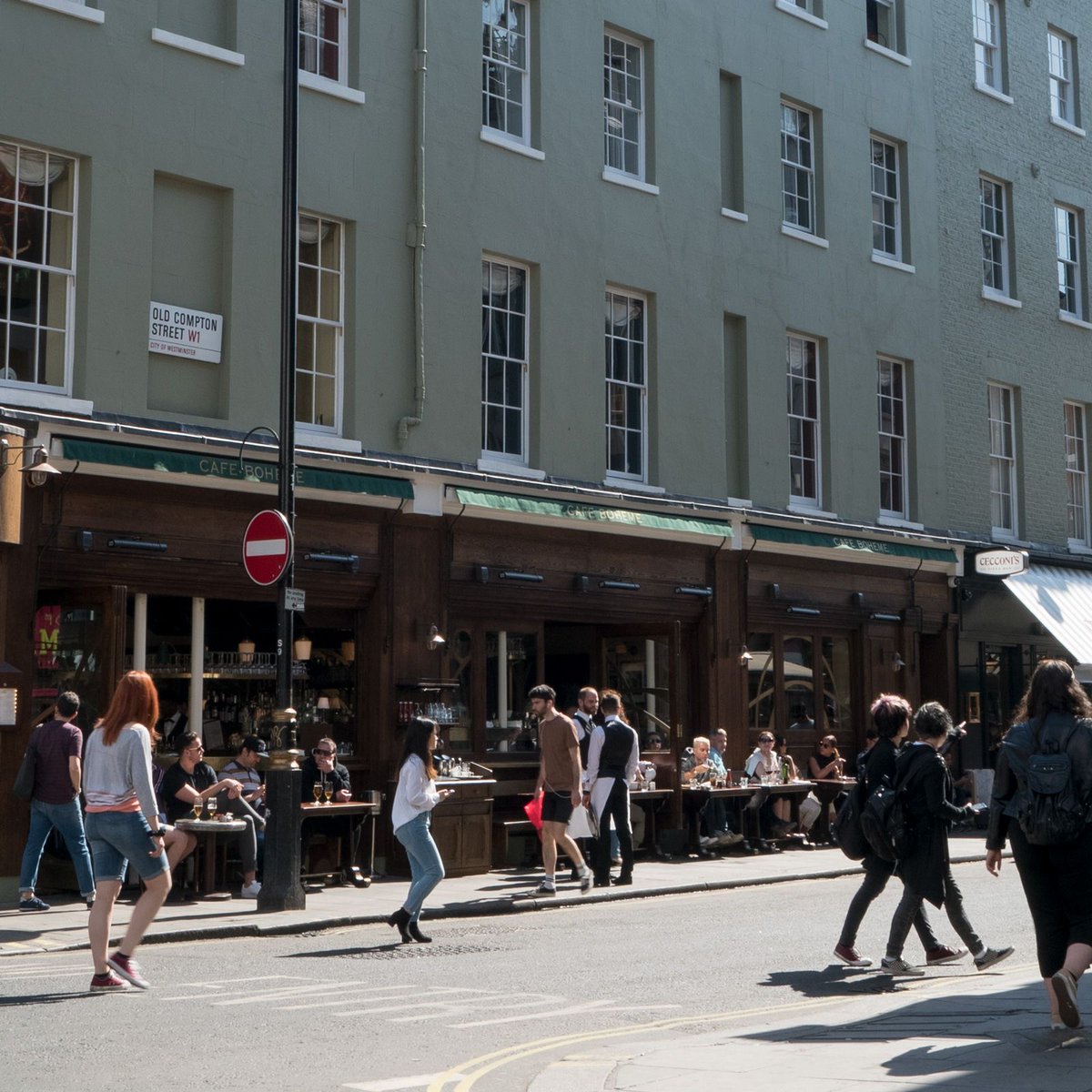 openpassport_'s tweet photo. ¿Sabías que Old Compton Street es el principal punto de encuentro de la comunidad LGTB londinense en la actualidad?
#londres #londonsoho #londonlife #viajeros #reinounido https://t.co/WyfHSEMYNh