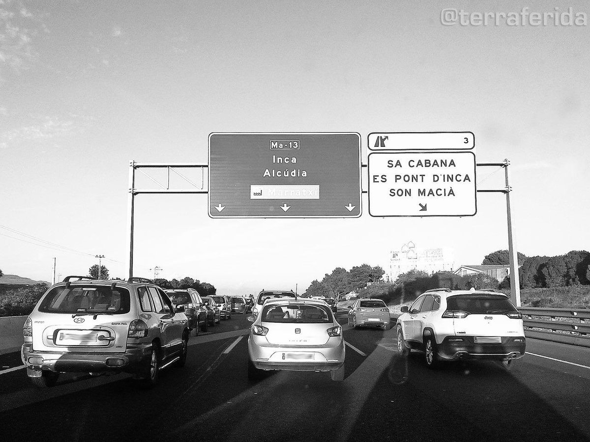 Terraferida's tweet photo. Podríem tenir una mobilitat més ecològica, segura, sana i democràtica a Mallorca? Sí! però canviant de direcció. Aquí ho explicam i vos proposam mesures per aconseguir-ho. https://t.co/oiukNnNa2P