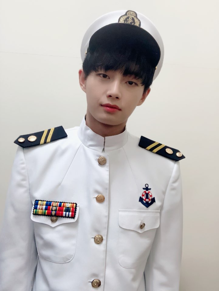 LONGGUOofficial's tweet photo. [#김용국] 이번 한 주도 고생많았어요!!
새로운 한 주도 힘내요!! https://t.co/LPq9bIRtJL