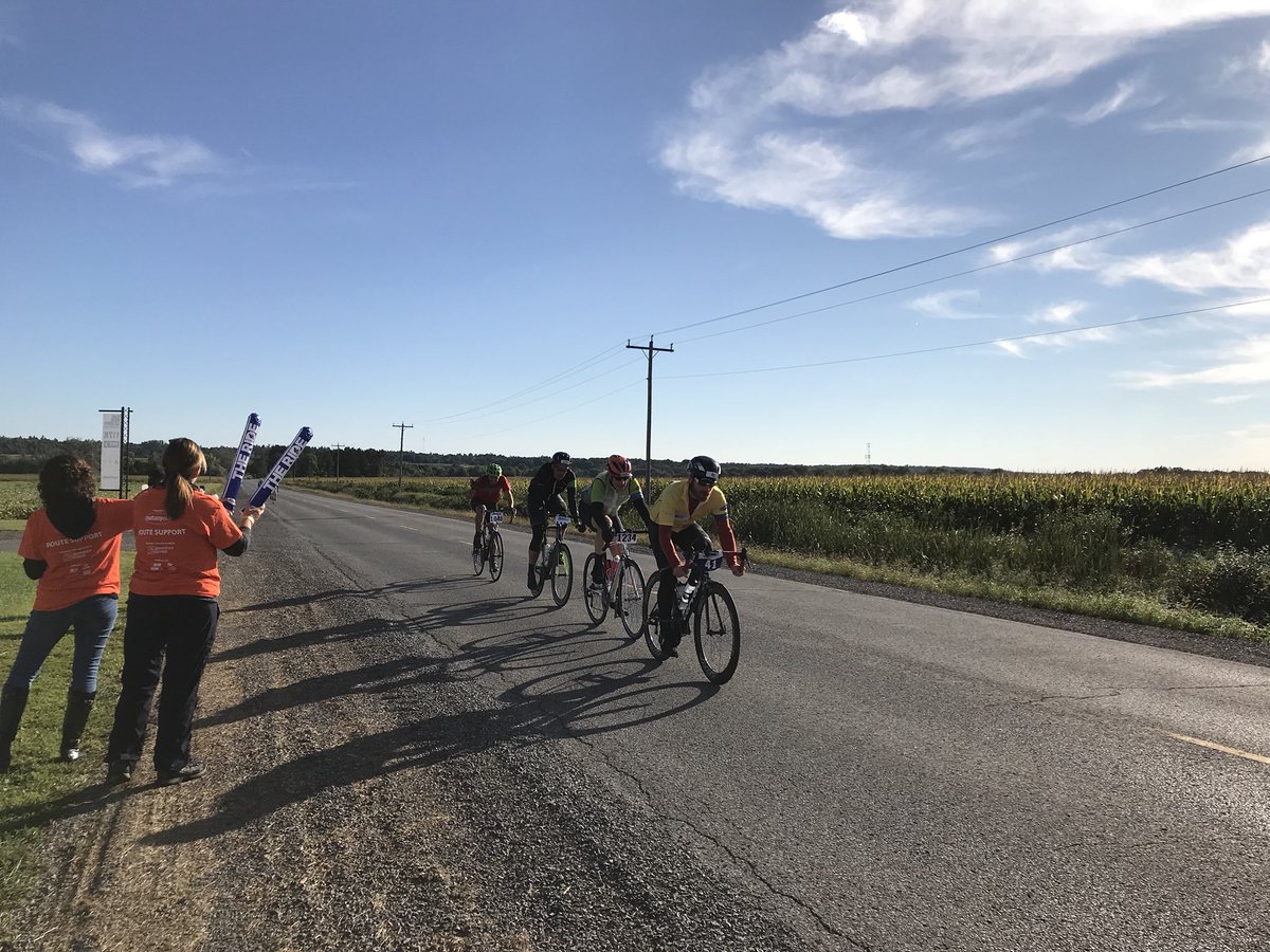MargotAnneL's tweet photo. The first @DoTheRide riders have flown by Pit 2! #doTHERIDE https://t.co/KXXIhN6zea