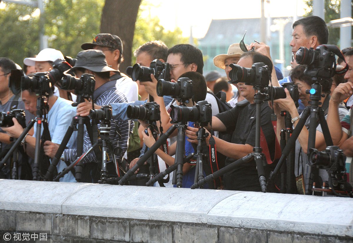 CGTNOfficial's tweet image. As Beijing welcomes its best climate, the corner tower, one of the landmarks of the Palace Museum, is attracting many photography enthusiasts