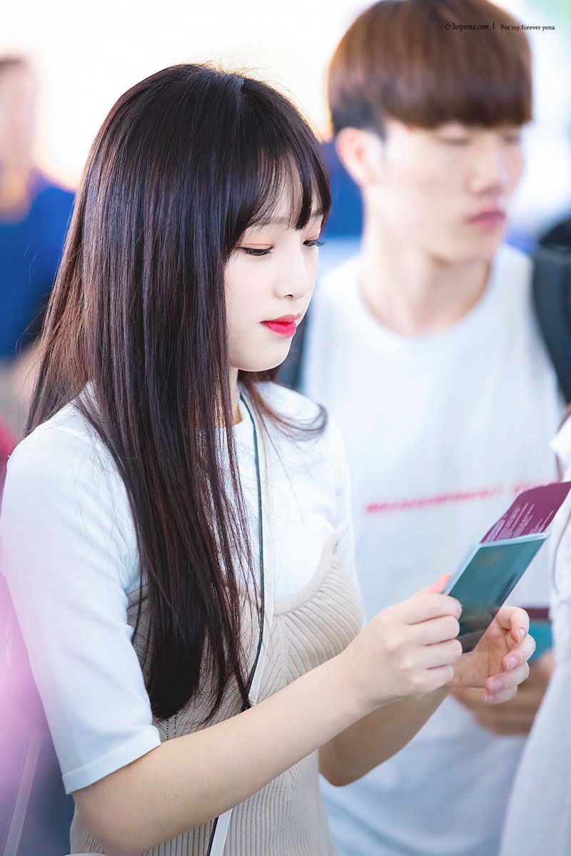 19990929com's tweet photo. 180904 ICN 출국
#최예나 #choiyena #아이즈원 #IZONE #チェイェナ @yhent_korea @official_izone 

📸https://t.co/8bVRPrHcHV https://t.co/BgyxhEN3c7