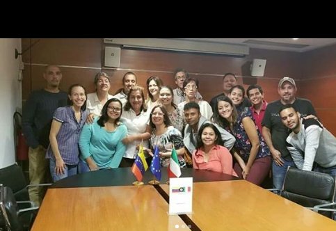 AndyBritoChef's tweet photo. Taller : Como reconocer cacaos Venezolanos finos de Aroma dictado en @cavenit. Gracias a la fundación @bitnibs a las 3 Damas del #cacao Venezolano, la Prof. Catalina Ramis, la Ing Agr. Olga Movil y la Ing. Agr. Iraima Chacon.  #tecnologia #cacaosfinosdearoma https://t.co/tFbSMkAq74