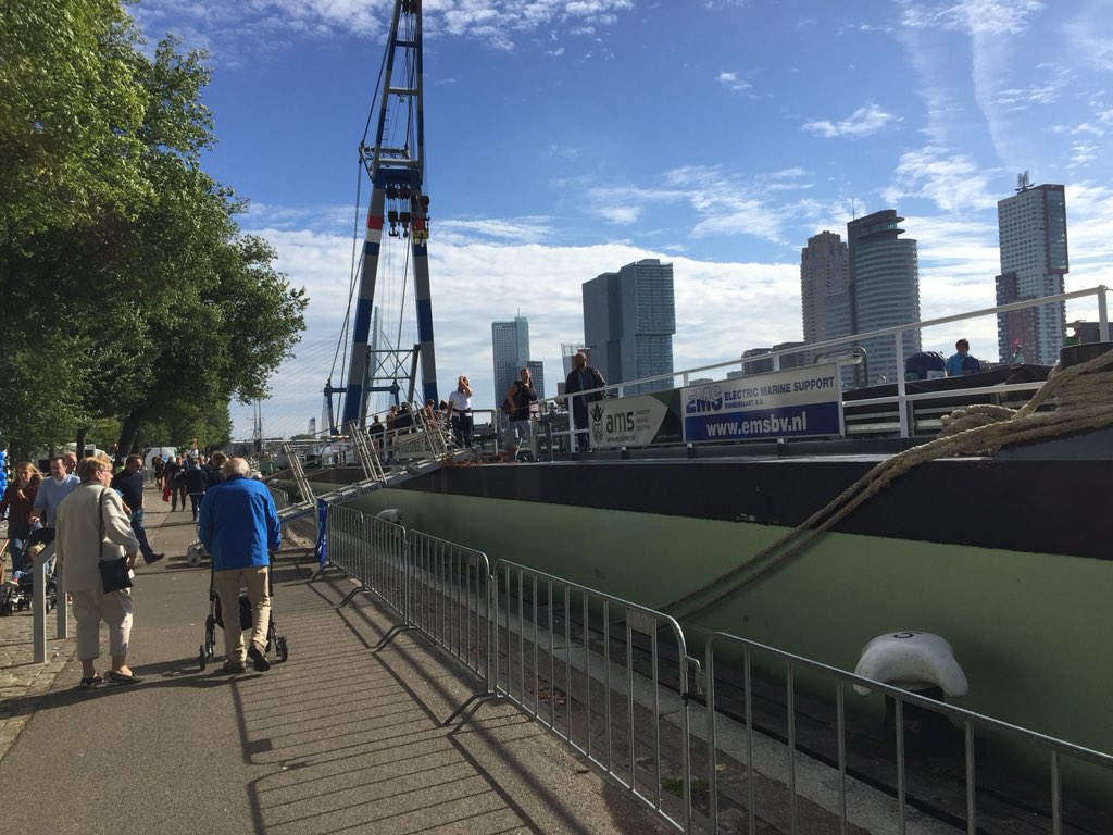 BTBinnenvaart's tweet photo. @Wereldhavendagen. Laatste zonnige dag dus ideaal om te bezoeken. #Ecotanker #Binnenvaart #Energize https://t.co/liGmBgi4dc
