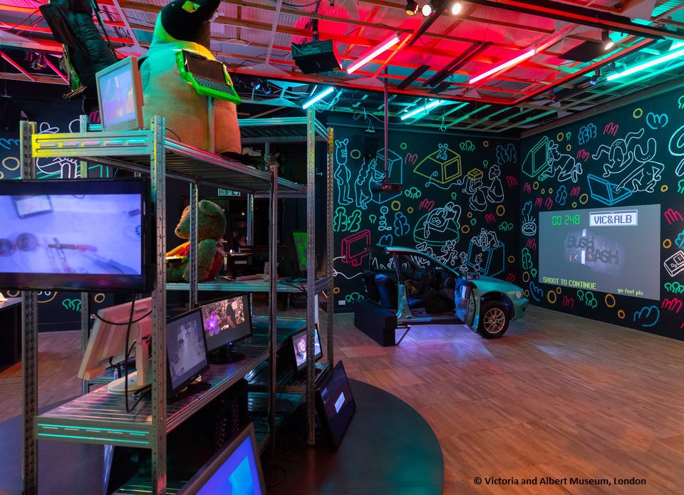 #Termin: Wer bis Februar mal in London sein sollte und Lust auf einen Museumsbesuch hat: Das <a href="/V_and_A/">V&A</a>  öffnet heute seine Ausstellung „Videogames: Design/Play/Disrupt“. Infos unter vam.ac.uk/articles/about…