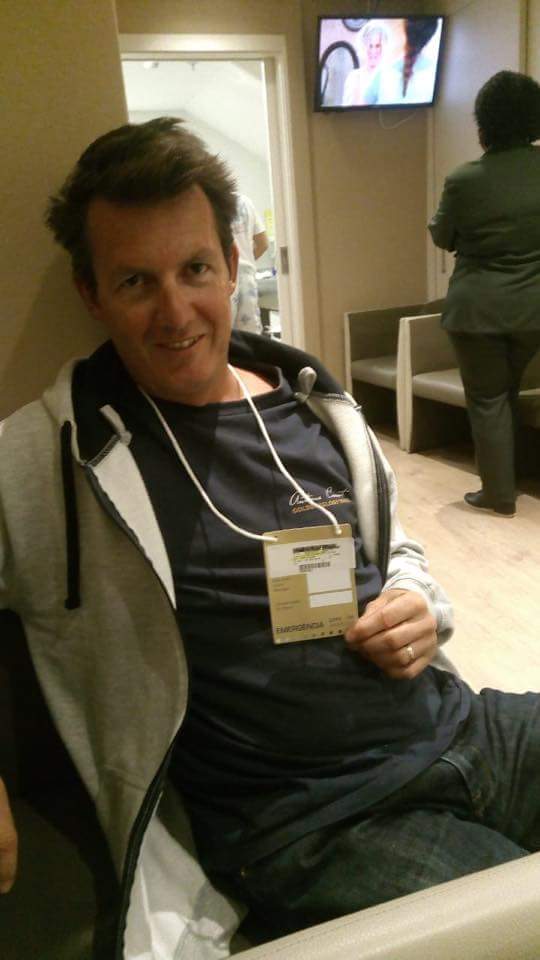 AntoineCousot's tweet photo. Bilan médical sans appel pour mon épaule avec des ligaments en vrac et lésions hill-Sachs. Retour à l’hôpital mardi pour un IRM. J’en ai pour 6 mois à soigner tout ça correctement!
Merci encore à mes amis brésiliens et français qui me remontent le moral. #goldengloberace https://t.co/iso25p9Jhx