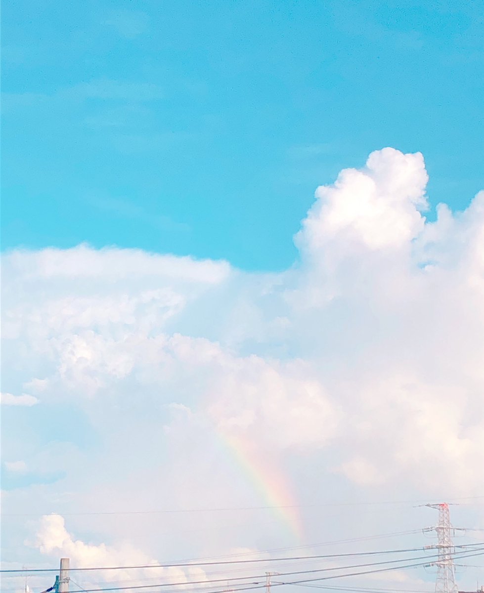 なつみ 虹 すごいはっきり見えた だんだん消えていって最後にはめっちゃ綺麗な青空すごい 虹好きな人と繋がりたい 虹みつけた 綺麗 青空好きな人と繋がりたい 写真で伝えたい私の世界 写真好きな人と繋がりがたい 写真撮ってる人と