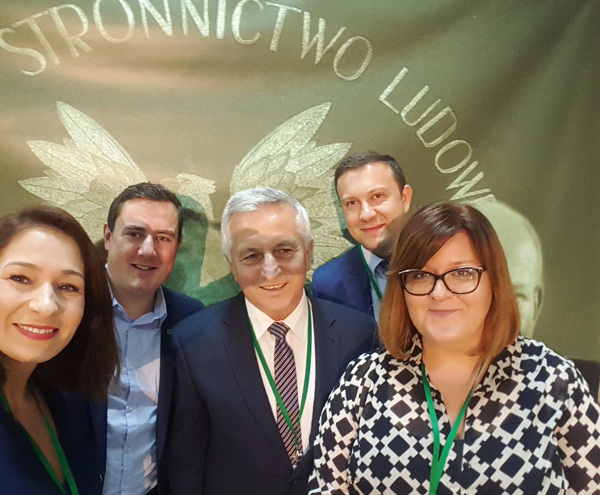 SylwiaBetkowska's tweet photo. Zaczynamy❗🍀💪 #KrajowaKonwencjaWyborcza @nowePSL @motykamilosz @pkgrabowski https://t.co/t3NnUq5u9P