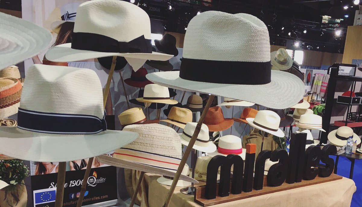 MIRALLESHATS's tweet photo. Buenos días desde la Feria @premiereclasse 

Seguimos con la Presentación de Nuestra Nueva Temporada Primavera - Verano 2019

#premiereclasse #mirallesheadwear #hats #hat #ligestyle #madeinspain #since1906 https://t.co/evHgwTtjJ2