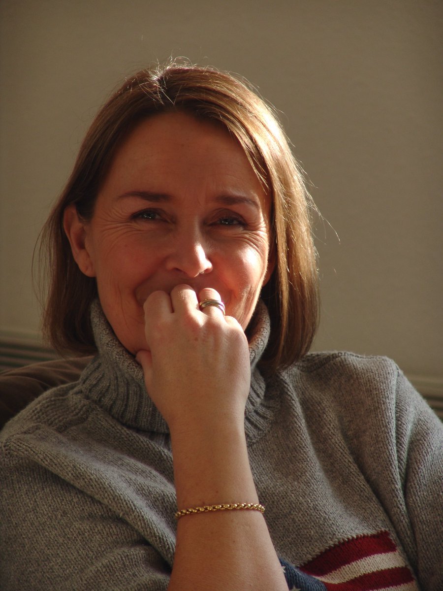 didierfroehly's tweet photo. Elle est partie trop vite, trop tôt...Vos messages me touchent tellement... Protegez vos épouses et vos filles de cette merde de cancer du sein qu’il faut pouvoir vaincre un jour.
https://t.co/I0hxREwlad  #aprec #cancerdusein #tenon https://t.co/KA24HPE6IF