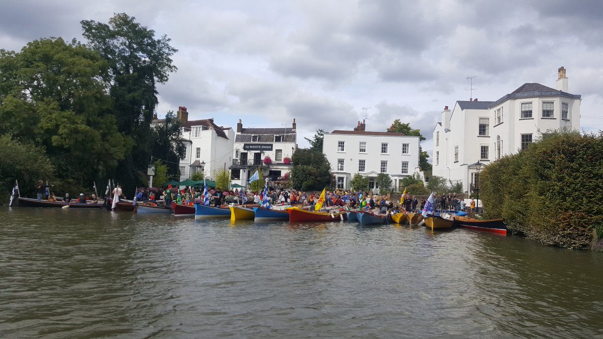 oliverpim's tweet photo. Thank you father Thames and @GreatRiverRace for some splashingly special memories. Back stiff, hungover as a sea dog and feeling lucky!
@lcpgclub https://t.co/4tBV0OEHVD