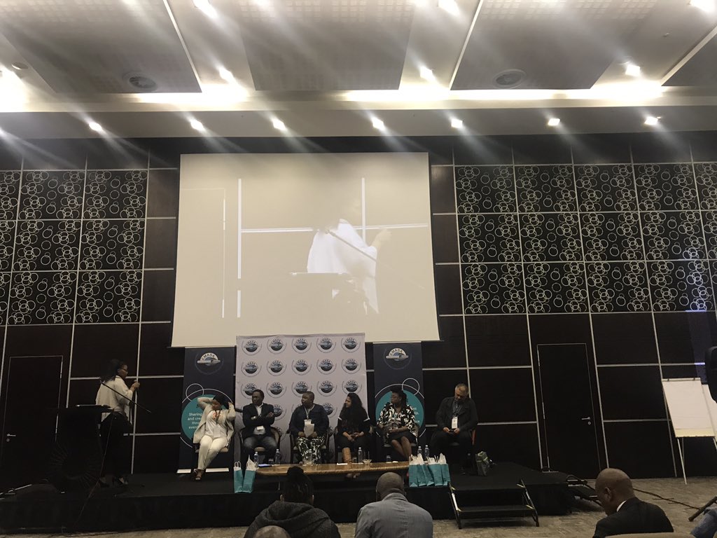 Khazi_Rinae's tweet photo. 2nd cross fire motion, The panelists will be debating:The SA education system is preparing learners for the 4th industrial Revolution-is this an impossible dream? @EMASA_1  #2018EmasaConference #EducationGameChangers https://t.co/ocOcbi5i3x