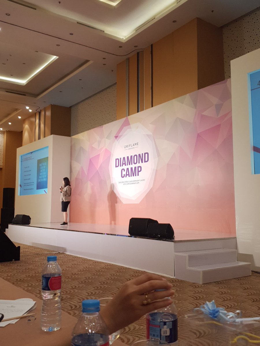 Lagi belajar sama CEO nya female daily