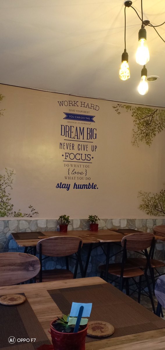 LArtagame's tweet photo. Ang ganda ng ambiance. Today's Gala 2/3. 🙂💓 #Kopibreak https://t.co/JwTlfudkCN