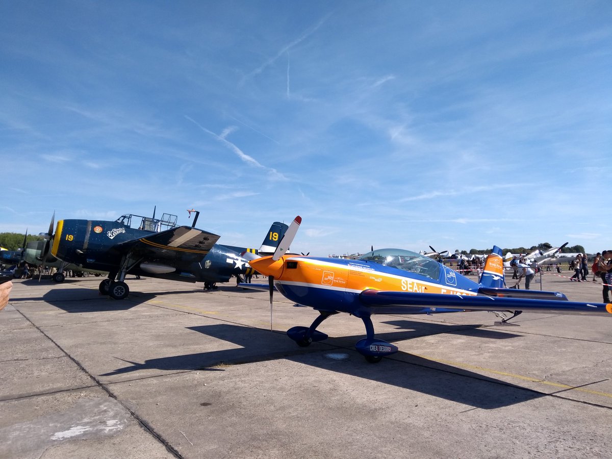 jpmach2's tweet image. L'#Extra330 de @maunouryc en bonne compagnie au #ParisAirLegend - Bonne démonstration 😊