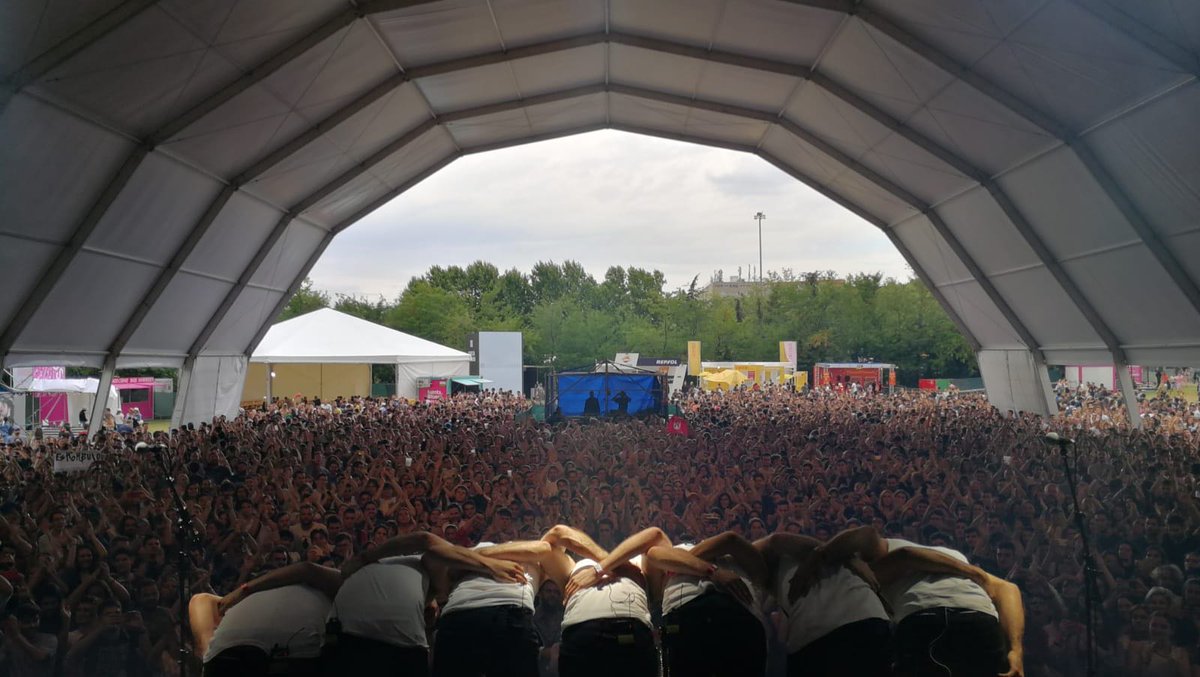 estoesLaMODA's tweet photo. Ayer fue un día maravilloso que empezó con un concierto a mediodía en el @dcodefest de Madrid. Muy bestia congregar a tanta gente a las 12:00 h. en un festi. Gozamos mucho, Madrid nunca defrauda. (1/3) https://t.co/n3ld1TPHTm
