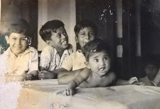 firozeshakir's tweet photo. Sweet Memories
Late Keith Kanga #AtomicForest ex Cathedral extreme left
Late Vimal Patacharige Harshdama ex Campion center from Sri Lanka
Firoze Shakir ex Private European School extreme right
Holy Name High school
Sunethra suster Vimal https://t.co/AwqvPiqUMH
