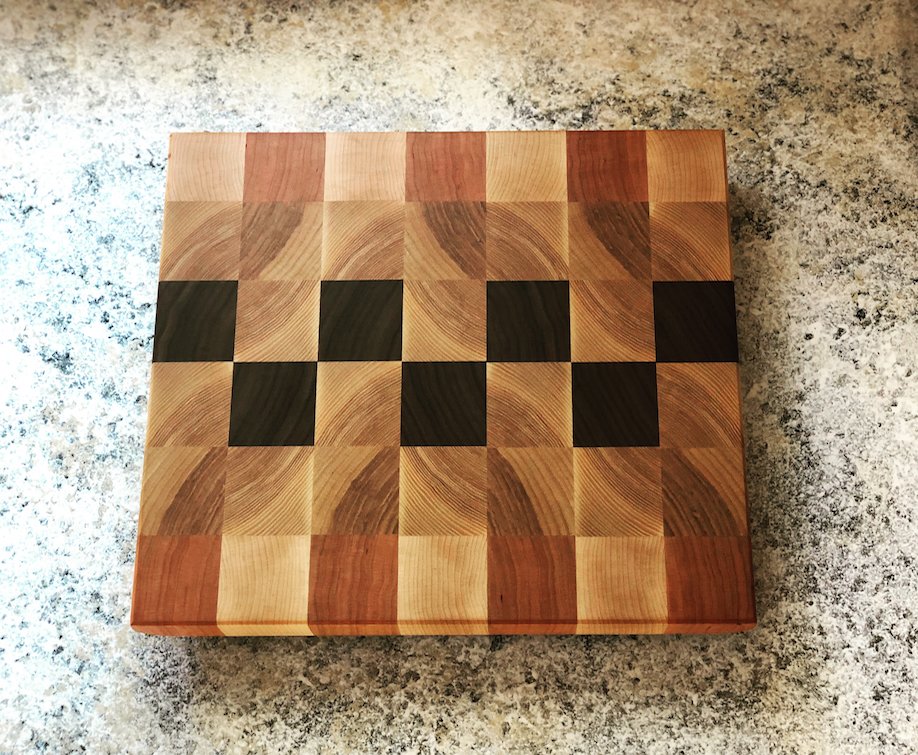 Really liked the grain on this end grain cutting board recently. #cuttingboard #woodworking #kitchen #endgraincuttingboard #handmade #chef #wood
