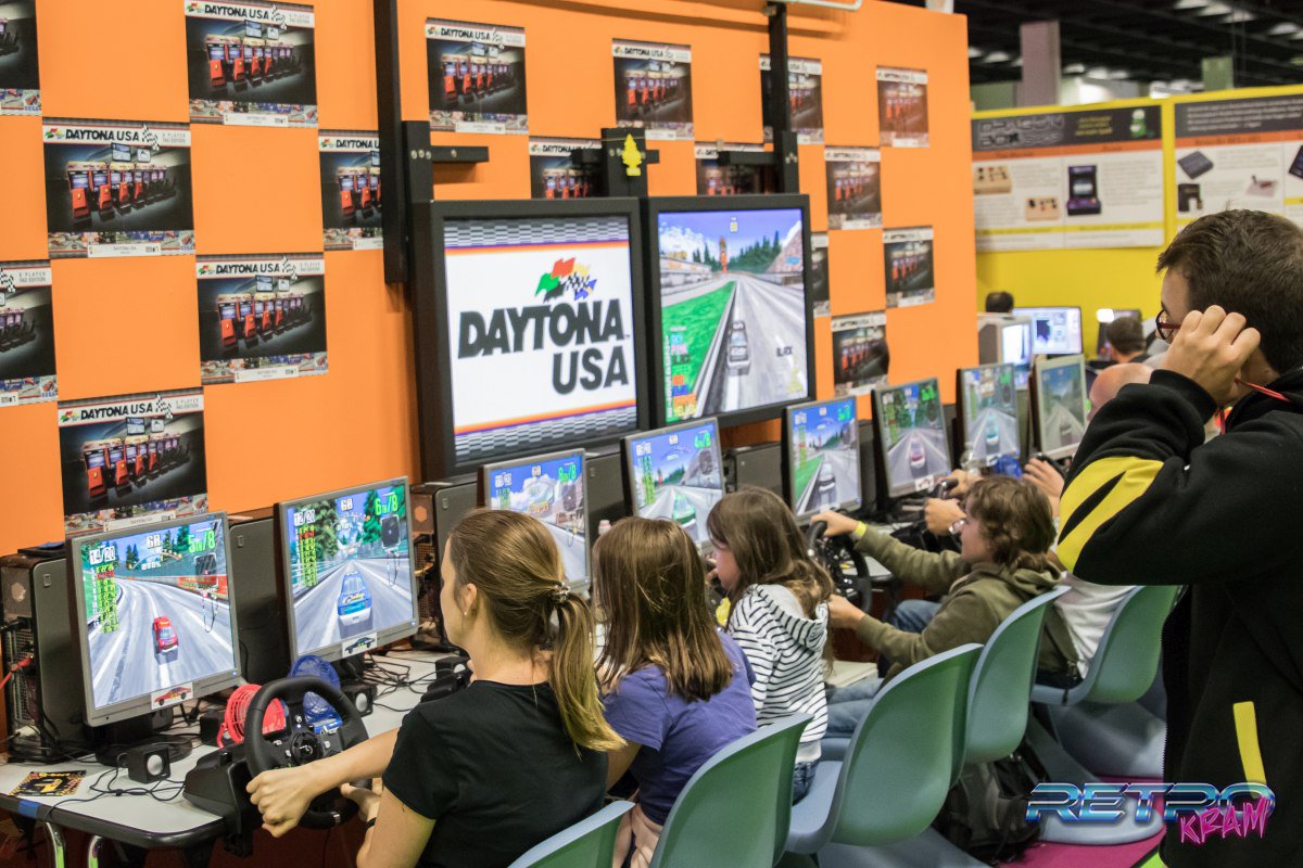 Sonntagslektüre: hier noch eine kleine "Gamescom 2018 – Nur ein kleines Review" Nachlese vom einmaligen <a href="/retrokram/">retrokram</a>. Etwas Text und vor allen Dingen haufenweise tolle Fotos von der Messe. retro.wtf/gamescom-2018-… Sharing is caring! <3 #Gamescom2018