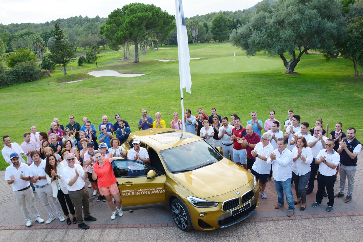BMWMaberauto's tweet photo. Cuando embocas la bola de un solo golpe, te llevas un magnífico BMW #X2 y haces historia. La 1ª vez en 30 ediciones de la #BMWGolfCupEspaña #BMWGolfCupInternational Espectacular, Saida! Enhorabuena y a disfrutarlo! 
@BMWEspana @BMW @BMWGroup @Allianz_es @CCMediterraneo https://t.co/5MQON15Zdg