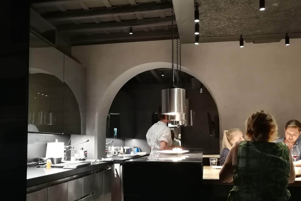 AntonioInuso's tweet photo. RetroBottega – la stella è ancora lontana https://t.co/EfeW8VFHgC https://t.co/U4cjtoDyA9