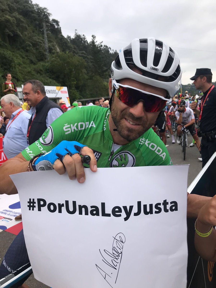 Movistar_Team's tweet photo. Varios ciclistas de Movistar Team han acompañado este domingo a @ANNAGONZALEZLO1 en su visita a #LaVuelta18, recordándonos la importancia de proteger la vida del ciclista. Sepas, Anna, que nos tienes de tu lado, ahora y siempre. #PorUnaLeyJusta #vadepersonas https://t.co/uRhgzRXZM6
