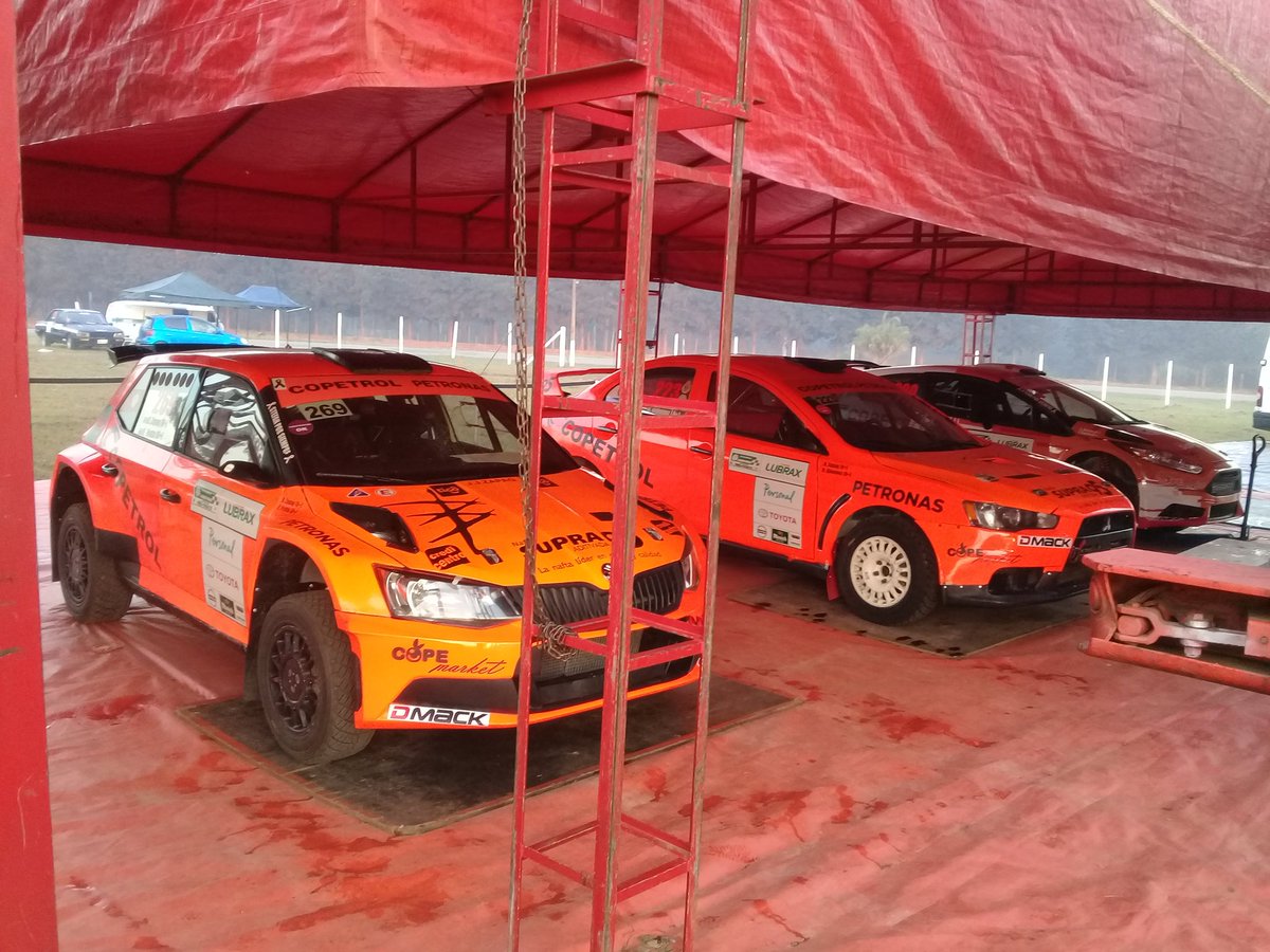victorlopez_wrc's tweet photo. Bien temprano donde está la ACCIÓN!! 

Admirando los autos 😍

SUPER RALLY! Super Prime Pre-Chaco en el Autódromo Víctor Rubén Dumot! 

#superprime 
#prechaco 
#RallyParaguay 
#Rallypy 
#wrc https://t.co/yo7gKxK8bt