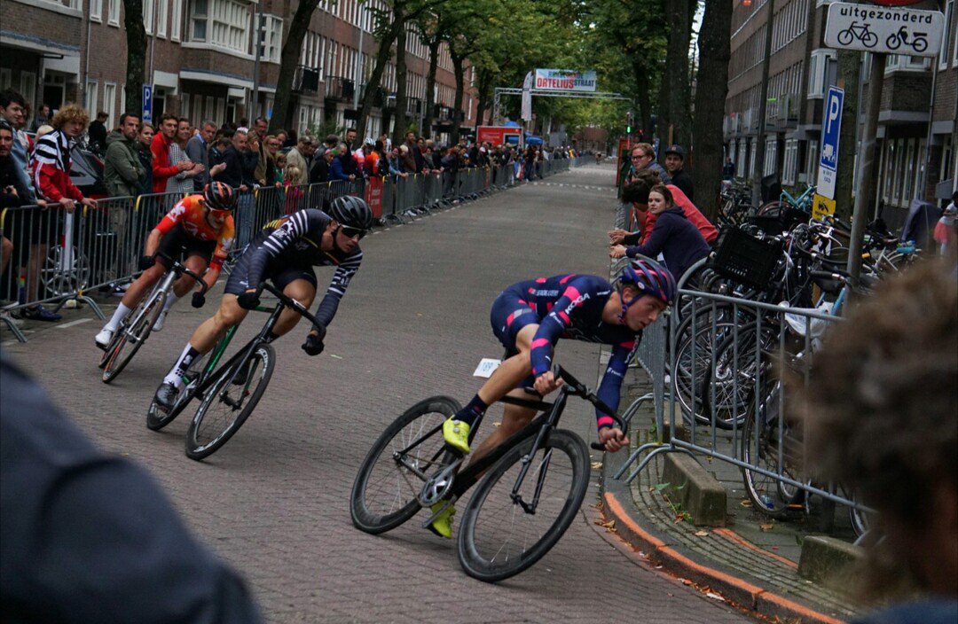 It was a close one for <a href="/IdeSchelling/">Ide Schelling</a> in yesterday's <a href="/NLCritSeries/">NL Crit Series</a> in Amsterdam as he finished 🥈

#talentdevelopment 

📷 Botje