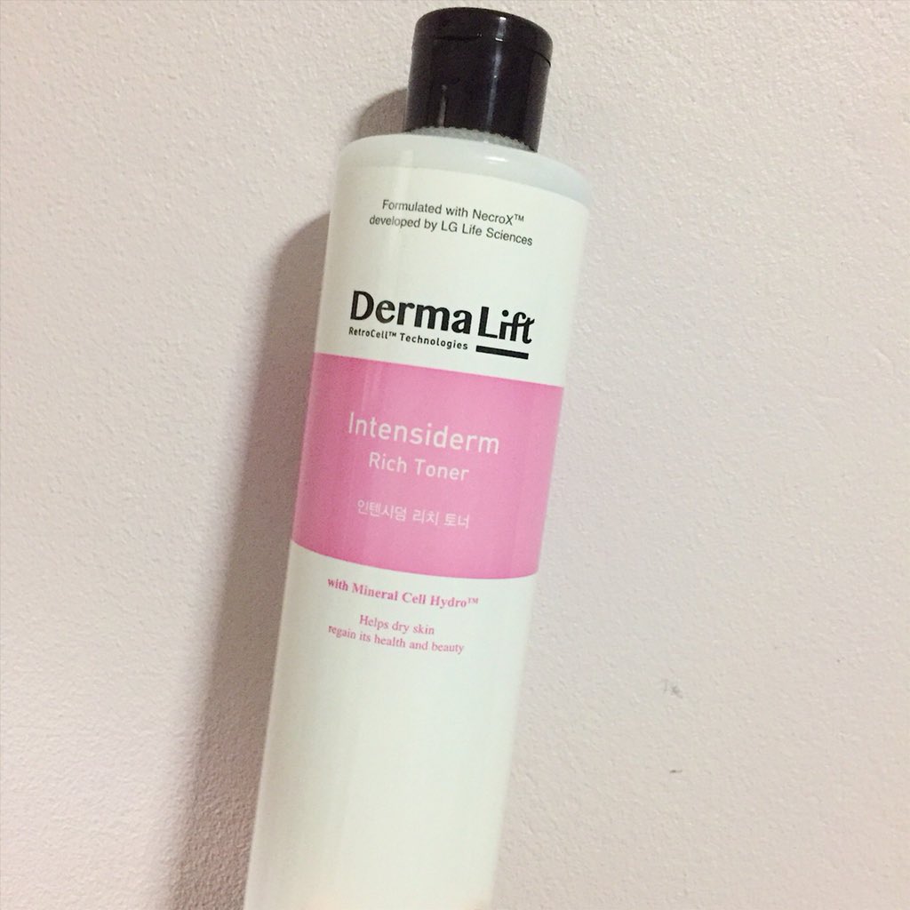 PGaa__'s tweet photo. 🔥#พร้อมส่ง #Dermalift Intensiderm Rich Toner โทนเนอร์ที่พี่หมิน #XIUMIN ใช้ เหมาะสำหรับผิวค่อนข้างแห้ง ผิวแพ้ง่ายก็ใช้ได้ค่า~
🔅มี 1 ขวด ราคา 500฿ 
🚚 ค่าส่ง 50/70 

สนใจสอบถามได้เลยค่า #ตลาดนัดEXO #เครื่องสำอางเกาหลี #Howtoperfect #ตลาดนัดรวมด้อม #คสอพร้อมส่ง #HowtoBeauty https://t.co/8BrxTiNJ2n