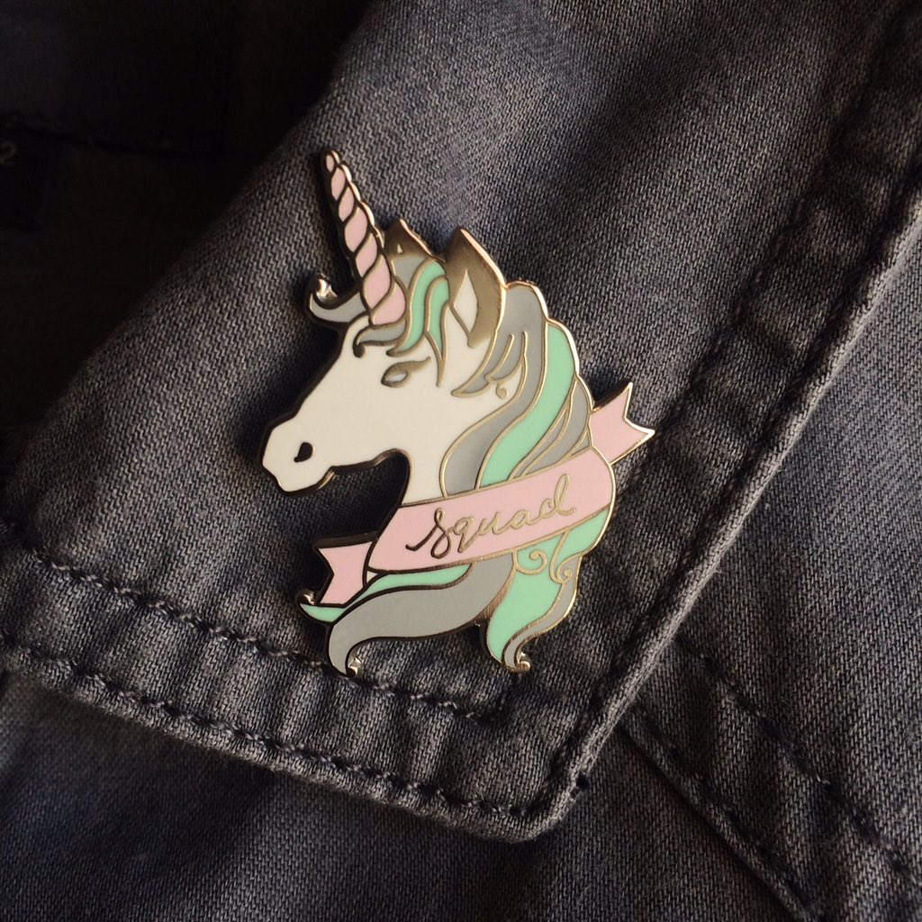 @RReviews_blog Hey 👋 I’m Caroline and I make hand lettered prints, pins and gifts! 🦄 elfpaperco.com/shop and also on Etsy ElfPaperCo 😊💖