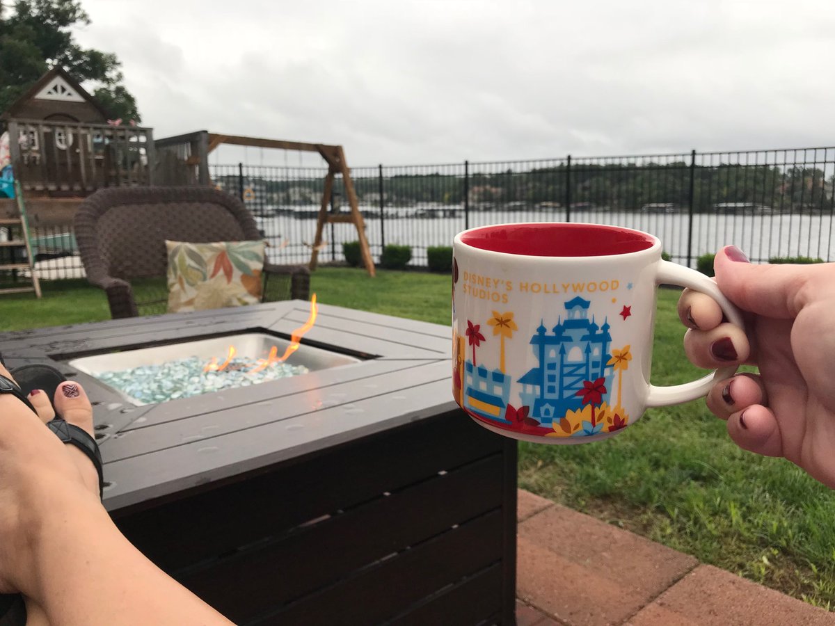 Courtenay573's tweet photo. Ahh Fall!! Fire pit and coffee lakeside. #lovefall #lakeoftheozarks https://t.co/gN6OElT57D