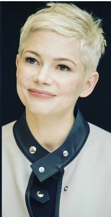 Happy birthday Michelle Williams    