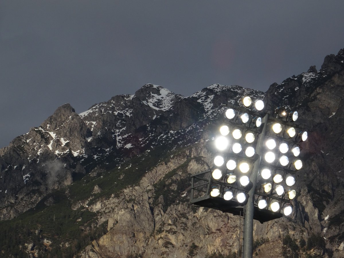 doingthe116's tweet photo. Vanavond is het Liechtenstein v Gibraltar, twee van mijn favoriete landen, in Groep D van de Nations League. Dat Rheinpark Stadion is ook geweldig. Ligt naast de Rijn, wordt omringd door de Alpen en je hebt uitzicht op het kasteel van Vaduz #Pot6 https://t.co/FqQPh76Zhp