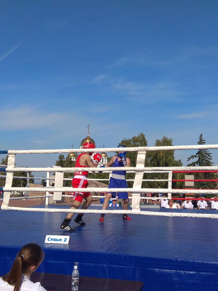 Турнир по боксу на площади Славы стартовал! Приходите посмотреть на поединки сильнейших !