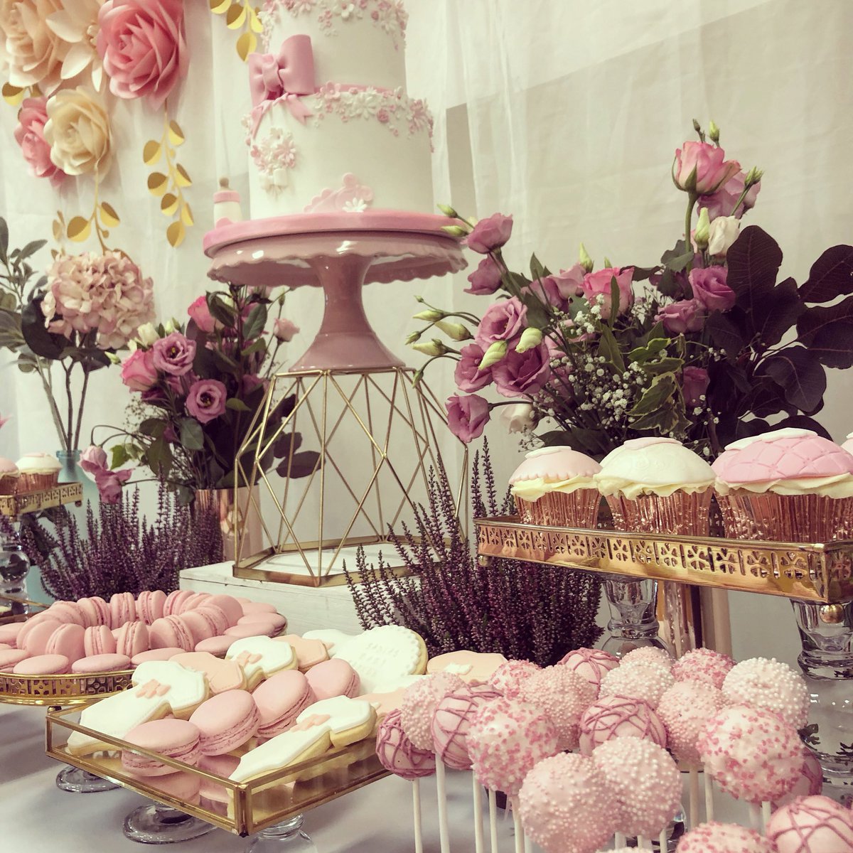 mrs_myrtle's tweet photo. 🎀🌸✨Loved creating this baby shower yesterday. #babyshower #partyplanner #babygirl #partyplanner 🤰🌸 https://t.co/1qMnjWB9sW