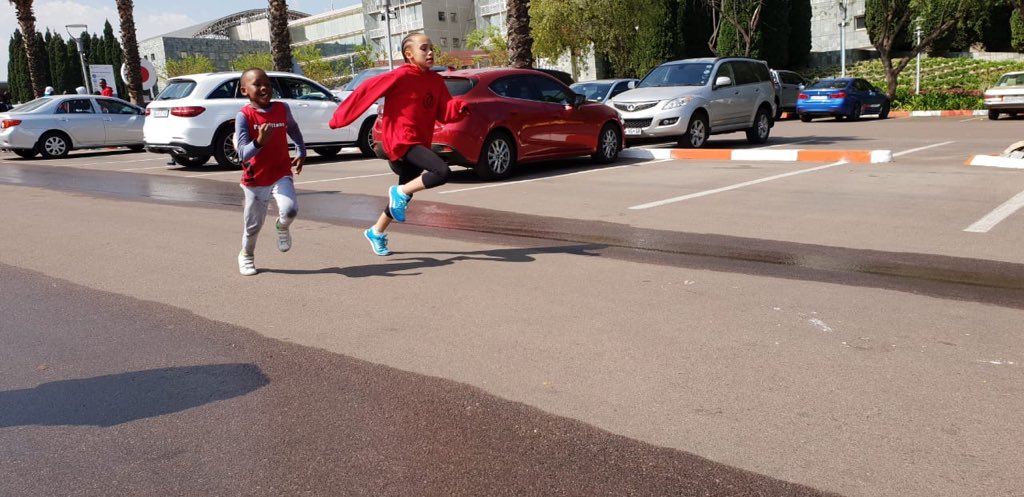 fatcats_ac's tweet photo. Look at the strides 🏃🏾‍♀️🏃🏾‍♂️🏃🏾‍♀️🏃🏾‍♂️. #FatKittens came out for some fun on the skontiri. #StartThemYoung #FatKittens #WeRunTheseStreets #fatcatsac https://t.co/30UJUEzf5k