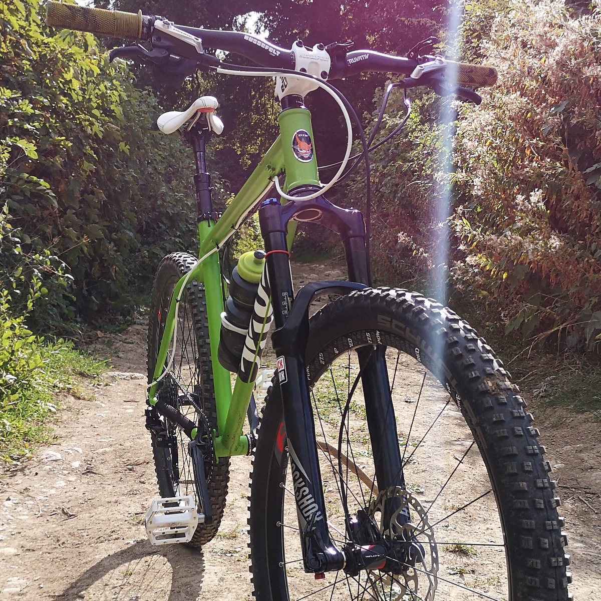 Chris_Paul's tweet photo. Chased by dogs, stepped in some shit and nearly took out a Fox! Average bike ride then #mountainbike #mountainbiking #mtb #cying #coticbfe275 #coticbikes https://t.co/yi9Ew8pGk5