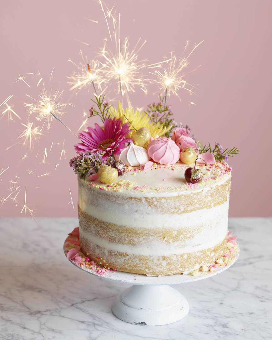 duomediaPR's tweet photo. We would like to wish a Happy Birthday to duomedia's Media Account Coordinator &amp; newest #duoladies team member, Jolien! #duomedia https://t.co/gvic8DiyZN