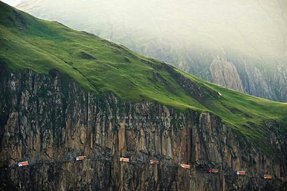 Um. Okay. This gets my fear of heights going. RT @PicsSilkRoad: Zoji La Pass between Kashmir and Ladakh. Jammu and Kashmir, India, Silk Road.
pinterest.com/pin/4203829464… #silkroad #NGSilkRoad
