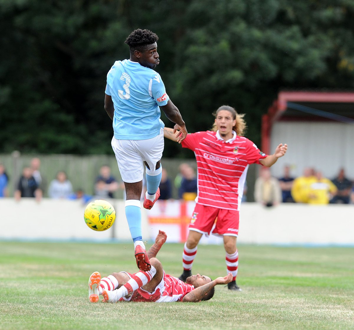 Match action of <a href="/EghamTown/">Egham Town FC</a> V <a href="/StainesTownFC/">Staines Town FC</a> #FACup #Egham #Surrey #localderby <a href="/SurreySptClive/">Clive Youlton</a> <a href="/KayleeJS/">Kaylee Seckington</a> <a href="/SurreyLiveSport/">Surrey Live Sport</a> #football #nonleague #nlfootball