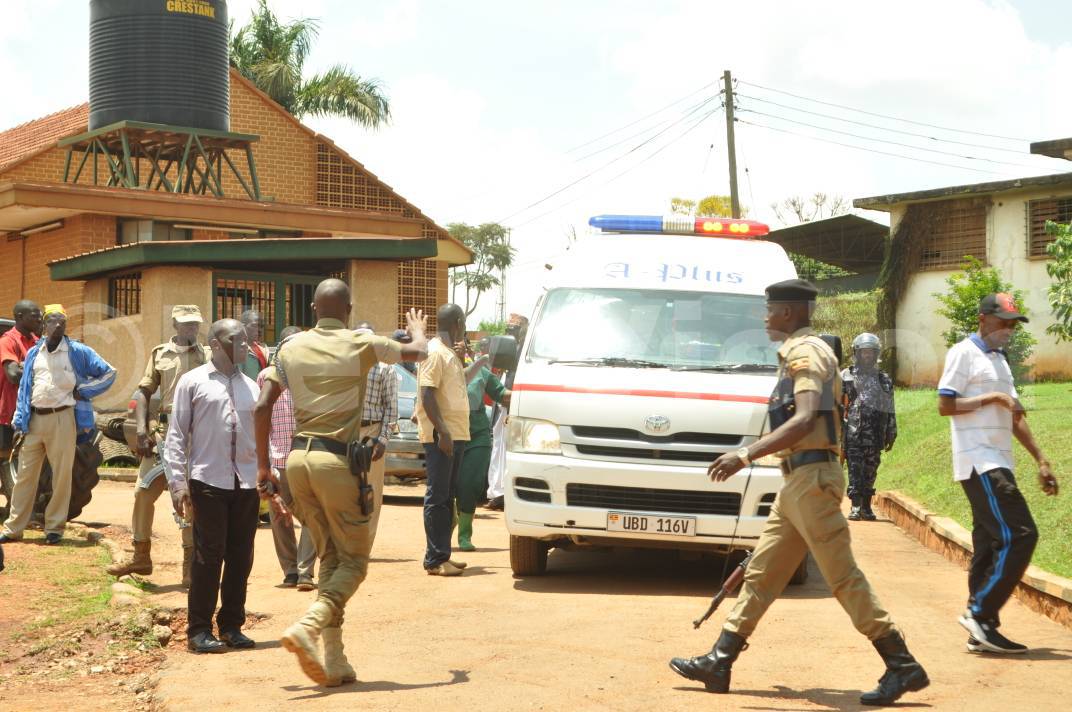 newvisionwire's tweet photo. ASP Muhammad Kirumira’s body has been transferred from Mulago mortuary to Mulago Hospital Mosque before being taken to UMSC. #VisionUpdates 

📷: Nsimbi Ponsiano https://t.co/xoGqAhCn0O