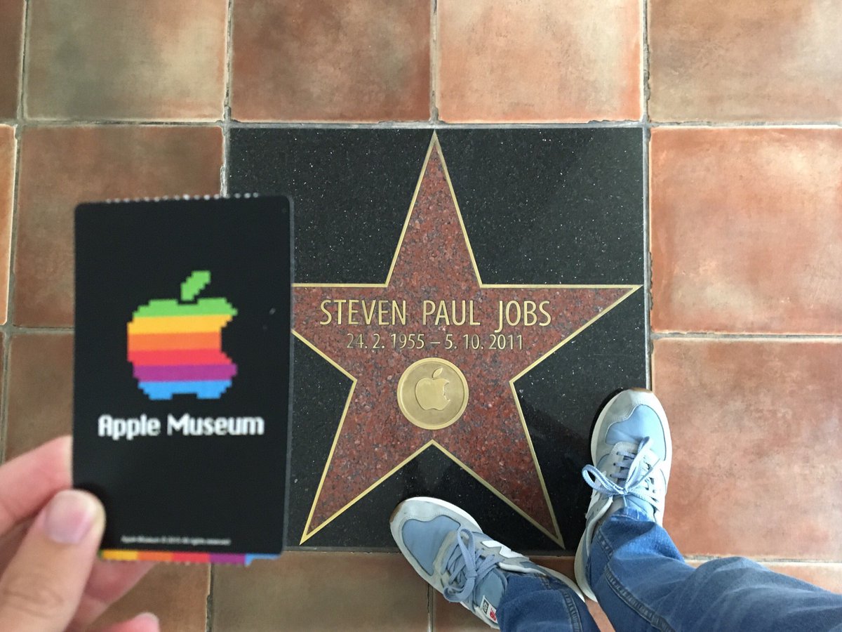 LordChevaliers's tweet photo. #AppleMuseum #Prague #shotoniphone https://t.co/RL5oAYcv3f